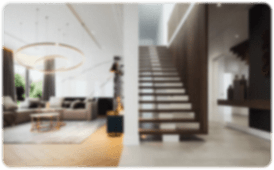 Nowoczesne wnętrze domu z otwartą przestrzenią, eleganckimi schodami z drewnianymi stopniami i jasnym salonem urządzonym w minimalistycznym stylu.